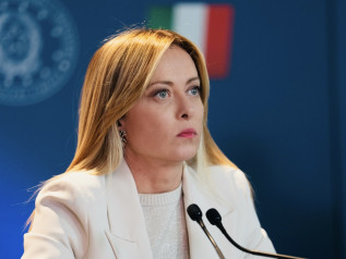 Insulti dalla TV russa: attacco frontale a Giorgia Meloni