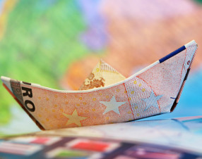 UE sblocca 90 miliardi a Kiev e nuove sanzioni contro Mosca