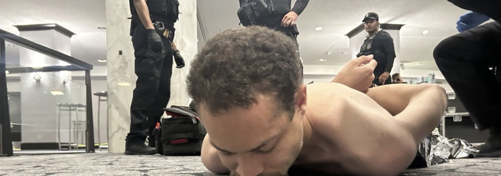 Spari al gala dei media con Trump