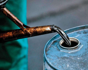 Trump stringe la morsa sull’Iran: la strategia del “petrolio al limite”
