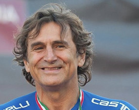 Addio ad Alex Zanardi, il campione dell’impossibile