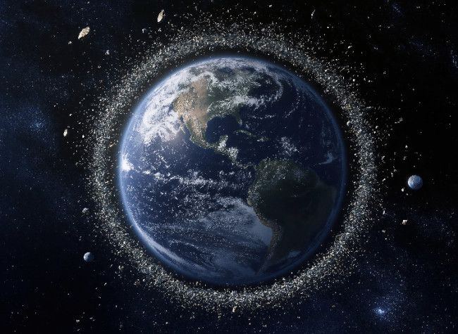 Satelliti “piovono” sulla Terra e minacciano l’atmosfera