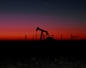 Petrolio, allarme globale dell’AIE: “Nel 2026 il greggio non basterà”