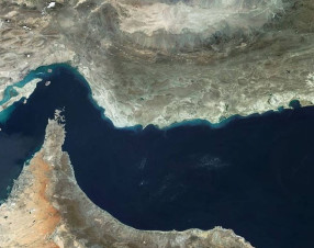 Iran, Teheran alza la tensione su Hormuz