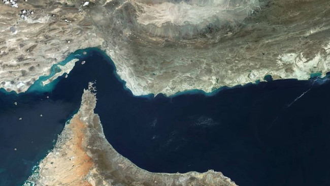 Iran, Teheran alza la tensione su Hormuz