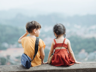 I giovani non vogliono più figli o non possono permetterseli?