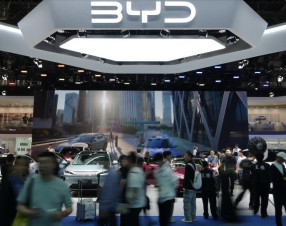 Export italiano da record, ma le auto cinesi invadono il mercato