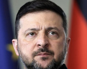 Zelensky rivendica il raid contro l’FSB: “Centinaia tra morti e feriti”
