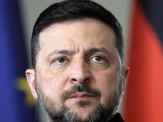 Zelensky rivendica il raid contro l’FSB: “Centinaia tra morti e feriti”