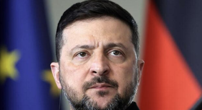 Zelensky rivendica il raid contro l’FSB: “Centinaia tra morti e feriti”