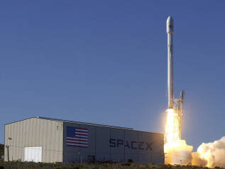 SpaceX da record: sbarco storico in Borsa, Musk supera quota 1.000 miliardi