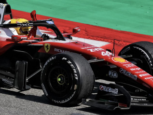 Hamilton rompe il tabù Ferrari: trionfo a Barcellona e Mondiale riaperto