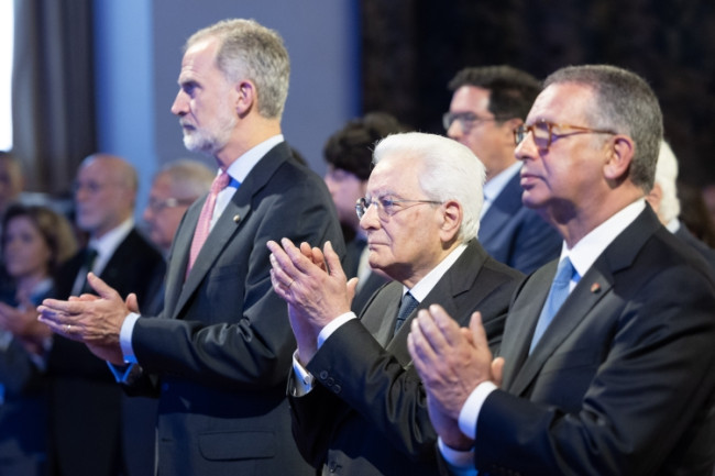 Mattarella: “Sull’IA servono azioni concrete, non solo regole”