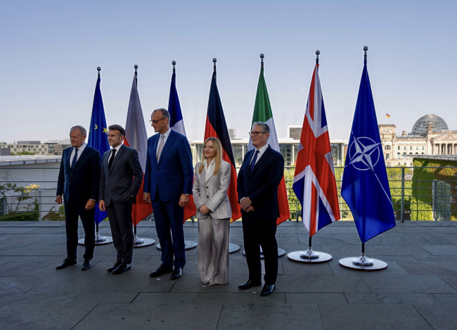 Vertice E5 a Berlino: l’Europa si blinda su Kiev