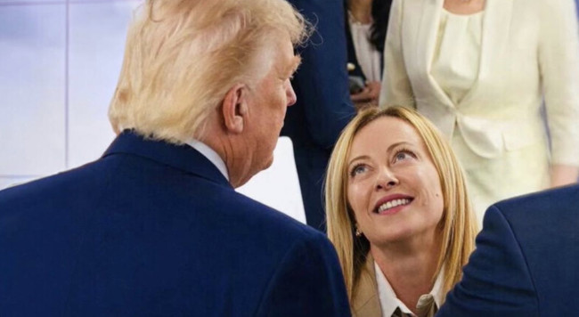 Trump posta meme con Meloni