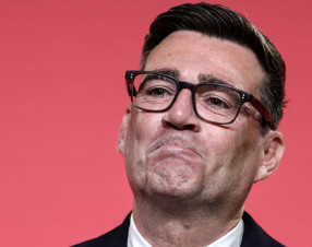 Inizia l'era Burnham: “Si superino 40 anni di neoliberismo”