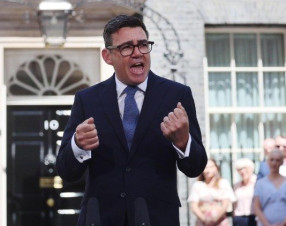 Nasce il Governo Burnham: Healey all’Economia, Miliband agli Esteri