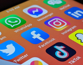 Stop ai social per gli under 15