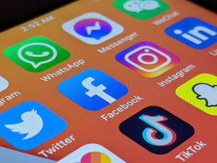 Stop ai social per gli under 15