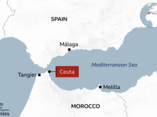 Emergenza migranti a Ceuta, migliaia attraversano il confine