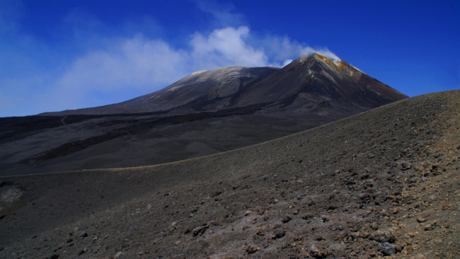 Etna, il vulcano diventa una “palestra lunare”