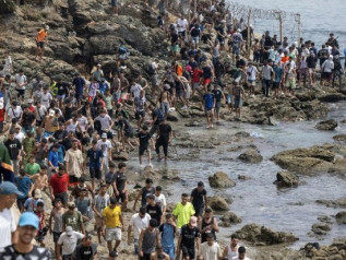 Crisi di Ceuta, l'UE serra i ranghi: "Schengen non è mai stato a rischio"
