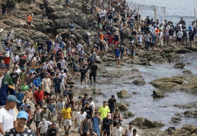 Crisi di Ceuta, l'UE serra i ranghi: "Schengen non è mai stato a rischio"