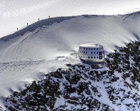 32 alpinisti bloccati al Goûter: il sindaco nega l’elicottero gratuito