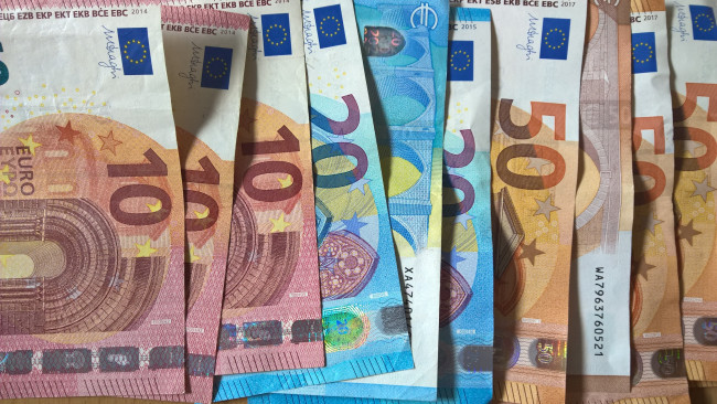 Il paradosso dei conti correnti: 1.163 miliardi fermi