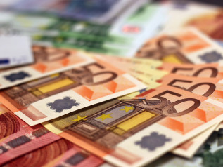 Famiglie italiane, 178 miliardi di credito al consumo