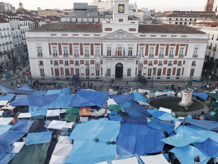 Il caso Maricarmen scuote la crisi abitativa: sfratti sospesi fino al 2030