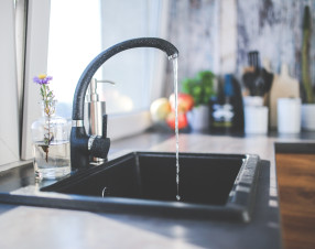 Milei privatizza l’acqua