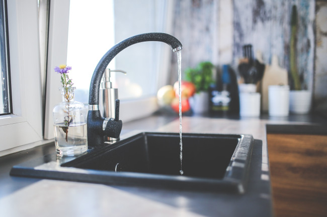 Milei privatizza l’acqua