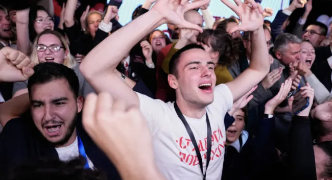 Gli studenti vincono le elezioni