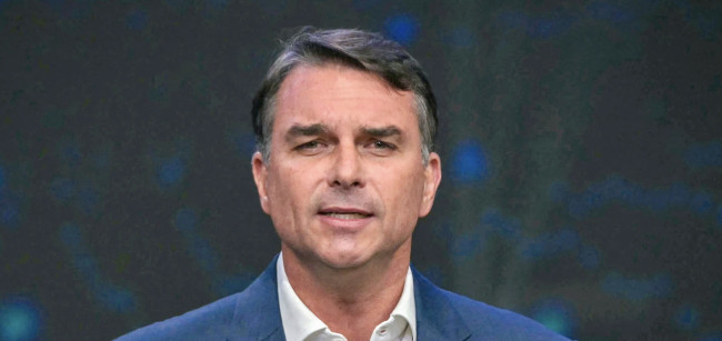 Perché Flávio Bolsonaro è fuggito negli USA?