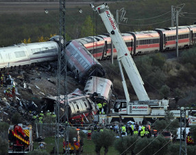 Scontro tra treni ad alta velocità: almeno 68 morti