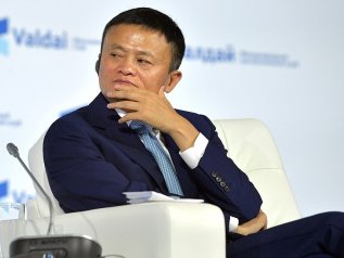 Alibaba, lascia il fondatore della società di e-commerce. Vale 420 mld