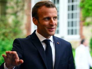 Macron annuncia il “Reddito universale” entro il 2020