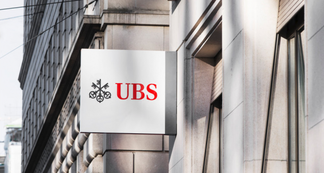 Iniziato a Parigi il processo alla banca svizzera Ubs
