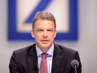 Deutsche Bank, l‘utile crolla del 65%