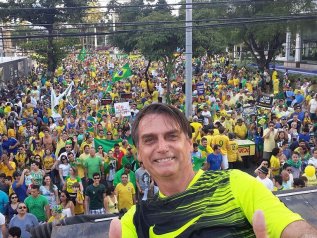 Bolsonaro vince le elezioni: “Cambieremo il nostro futuro”