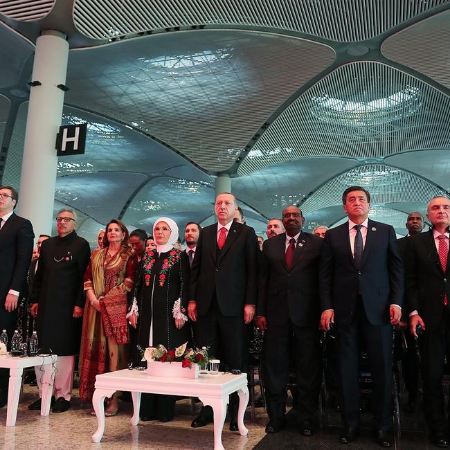 Istanbul, inaugurato quello che sarà l'aeroporto più grande del mondo