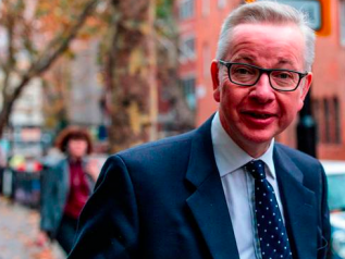 Brexit, Theresa May resiste (per ora). Salvata da Michael Gove