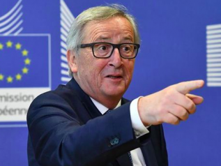 Conte a Juncker: “Non litighiamo, we are friends”