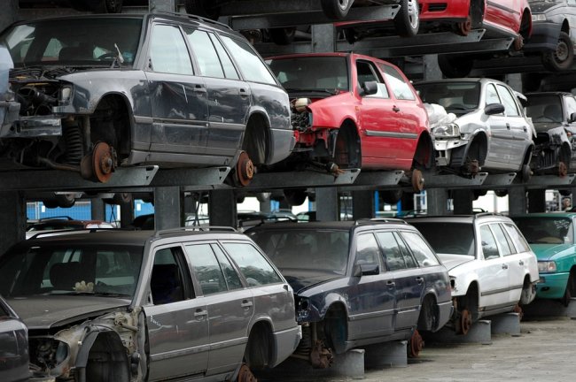 Vecchie auto diesel: è l’Africa la nuova discarica del mondo?