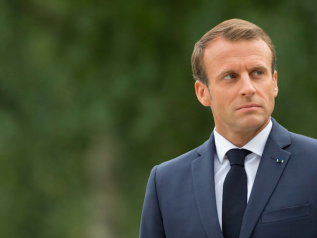 Gilet gialli: “Ho fatto cavolate”, Macron prova a cambiare rotta