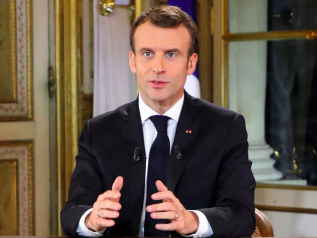 Macron: "Misure profonde, collera è giusta"