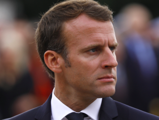 Macron, lettera al paese: "Trasformiamo insieme la collera in soluzioni"