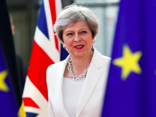 Brexit, May presenta il piano B. Ma è uguale al piano A