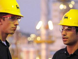Eni compra ad Abu Dhabi il 20% della quarta raffineria al mondo